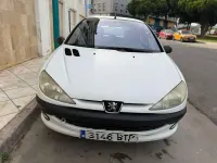 Usado Peugeot 206 69 CV (50 kW) 2002 Blanco Berlina