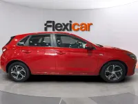 Usado Hyundai i30 120 CV (88 kW) 2022 Rojo Berlina
