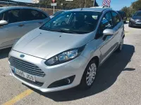 Usado Ford Fiesta Trend 82 CV (60 kW) 2015 Plateado Utilitario