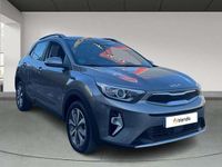 Usado Kia Stonic 84 HP (61 kW) 2023 Cinzento SUV