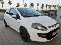 Usado Fiat Punto Pop 75 CV (55 kW) 2012 Blanco Utilitario