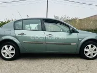 Usado Renault Mégane Expression 100 CV (73 kW) 2005 Verde Berlina