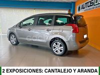 Usado Peugeot 5008 Style 120 CV (88 kW) 2016 Gris / plata Monovolumen