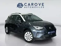 Usado Seat Arona Style 110 CV (80 kW) 2023 Gris / plata SUV