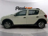 Usado Dacia Sandero Comfort 90 CV (66 kW) 2019 Blanco Berlina