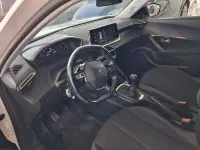 Usado Peugeot 2008 Active 110 CV (80 kW) 2022 Blanco SUV