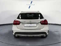 Usado Mercedes GLA180 AMG line 122 CV (89 kW) 2018 Blanco SUV