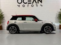 Usado Mini John Cooper Works 231 CV (169 kW) 2018 Gris / plata Utilitario