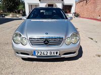 Usado Mercedes C220 143 CV (105 kW) 2002 Gris / plata Berlina