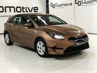 Usado Kia Ceed 100 CV (73 kW) 2023 Marrón Utilitario