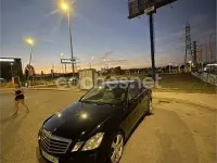 Usado Mercedes E220 Avantgarde 170 CV (125 kW) 2013 Azul Familiar