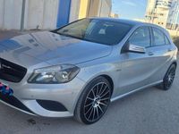 Usado Mercedes B200 AMG line 136 CV (100 kW) 2014 Gris / plata Monovolumen