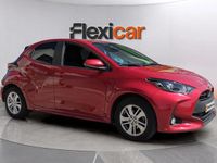 Usado Toyota Yaris Edition 125 CV (91 kW) 2022 Rojo Utilitario