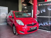 Usado Toyota Yaris Active 69 CV (50 kW) 2009 Rojo Utilitario
