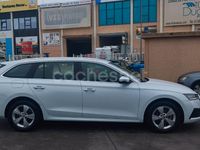 Usado Skoda Octavia 110 CV (80 kW) 2021 Blanco Familiar