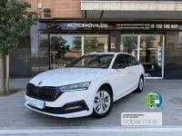 Usado Skoda Octavia Selection 150 CV (110 kW) 2022 Blanco Familiar