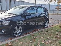 Usado Chevrolet Aveo LTZ 100 CV (73 kW) 2013 Negro Berlina