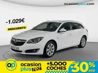Usado Opel Insignia Selective 136 CV (100 kW) 2016 Blanco Familiar