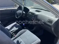 Usado Honda Civic LS 114 CV (83 kW) 2000 Gris / plata Berlina