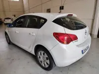 Usado Opel Astra Essentia 95 CV (69 kW) 2011 Blanco Berlina