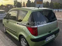 Usado Peugeot 1007 75 CV (55 kW) 2005 Verde Monovolumen