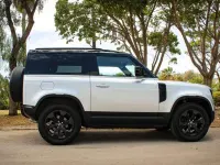Usado Land Rover Defender SE 200 CV (147 kW) 2020 Plateado SUV