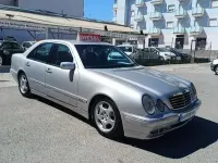 Usado Mercedes E320 204 CV (150 kW) 2004 Gris Berlina