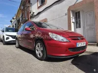 Usado Peugeot 307 110 CV (80 kW) 2001 Rojo Utilitario