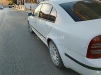 Usado Skoda Superb Classic 140 CV (102 kW) 2005 Blanco Berlina