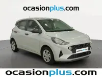 Usado Hyundai i10 67 CV (49 kW) 2022 Gris Utilitario