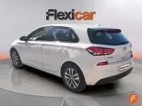 Usado Hyundai i30 120 CV (88 kW) 2019 Negro Berlina