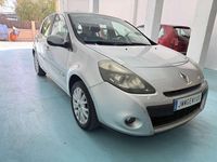 Usado Renault Clio II Exception 111 CV (81 kW) 2009 Plateado Utilitario