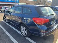 Usado Opel Astra Business 110 CV (80 kW) 2014 Azul Familiar