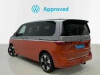 Usado VW Multivan Style 150 CV (110 kW) 2025 Naranja Monovolumen