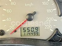 Usado Ford Focus Trend 90 CV (66 kW) 2001 Gris / plata Berlina