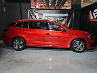 Usado Renault Mégane GrandTour Intens 115 CV (84 kW) 2021 Granate Familiar