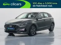 Usado Hyundai i30 110 CV (80 kW) 2022 Verde Berlina