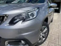 Usado Peugeot 2008 Style 82 CV (60 kW) 2018 Gris SUV