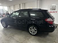 Usado Subaru Outback 245 CV (180 kW) 2008 Negro Familiar