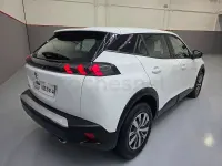 Usado Peugeot 2008 Active 110 CV (80 kW) 2022 Blanco SUV