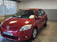 Usado Toyota Auris Active 90 CV (66 kW) 2011 Granate Utilitario