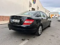 Usado Mercedes C200 Elegance 136 CV (100 kW) 2010 Negro Berlina