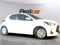 Usado Toyota Yaris Comfort 72 CV (52 kW) 2023 Blanco Utilitario