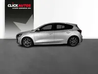 Usado Ford Focus ST-Line 125 CV (91 kW) 2024 Plateado Berlina