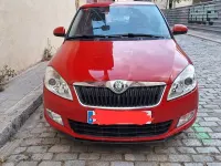 Usado Skoda Fabia Active 60 CV (44 kW) 2011 Rojo Berlina