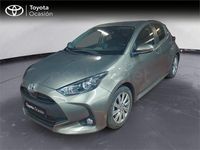 Usado Toyota Yaris Hybrid Active 116 CV (85 kW) 2022 Beige Berlina