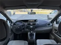 Usado Renault Scenic E-Tech Expression 105 CV (77 kW) 2010 Blanco Monovolumen