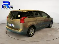 Usado Peugeot 5008 Business-Line 112 CV (82 kW) 2012 Marrón Monovolumen