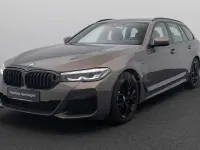 Usado BMW 530e Comfort Edition 292 CV (214 kW) 2022 Gris / plata Familiar