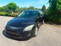 Usado Hyundai i30 Classic 90 CV (66 kW) 2011 Negro Familiar